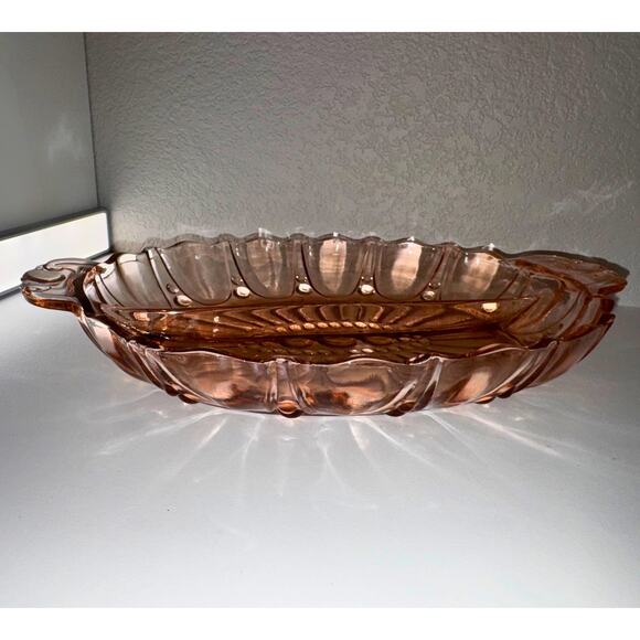Pink Glass Oval Relish Tray with Handles – Vintage Sunburst Pattern - Picture 3 of 11